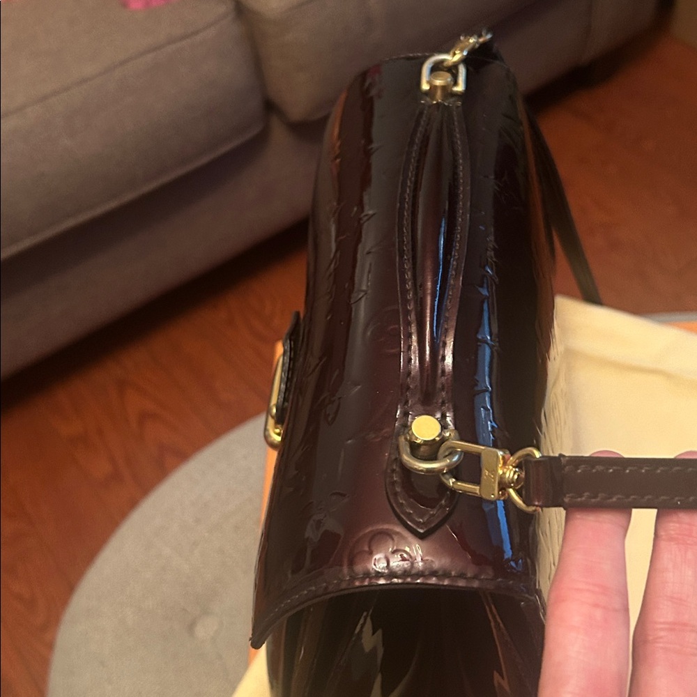 Louis Vuitton Vernis Miranda In Rouge Fauviste bag - Picture 7 of 17